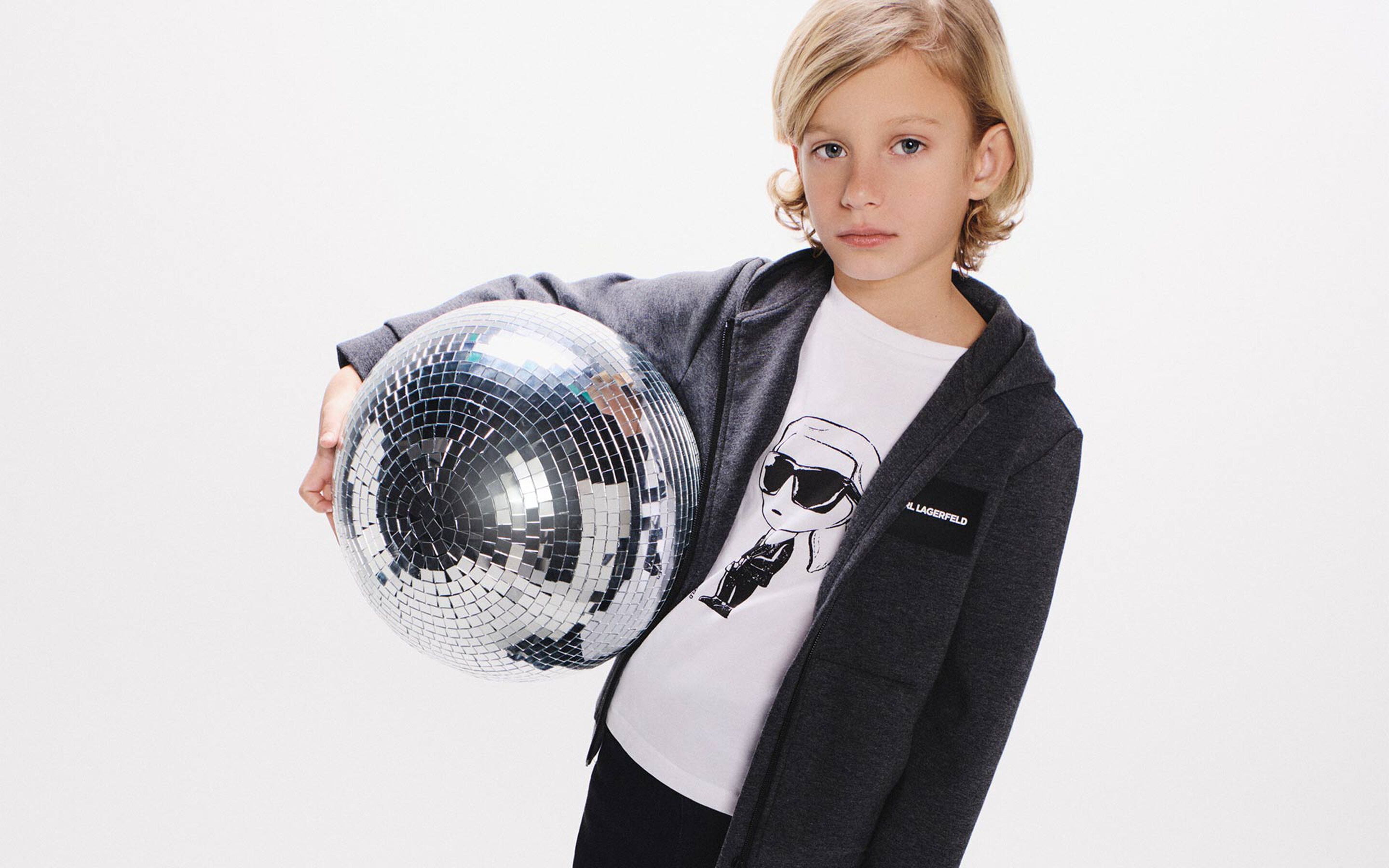 Les v&ecirc;tements et accessoires pour gar&ccedil;ons de la marque KARL LAGERFELD KIDS sur Kids around	