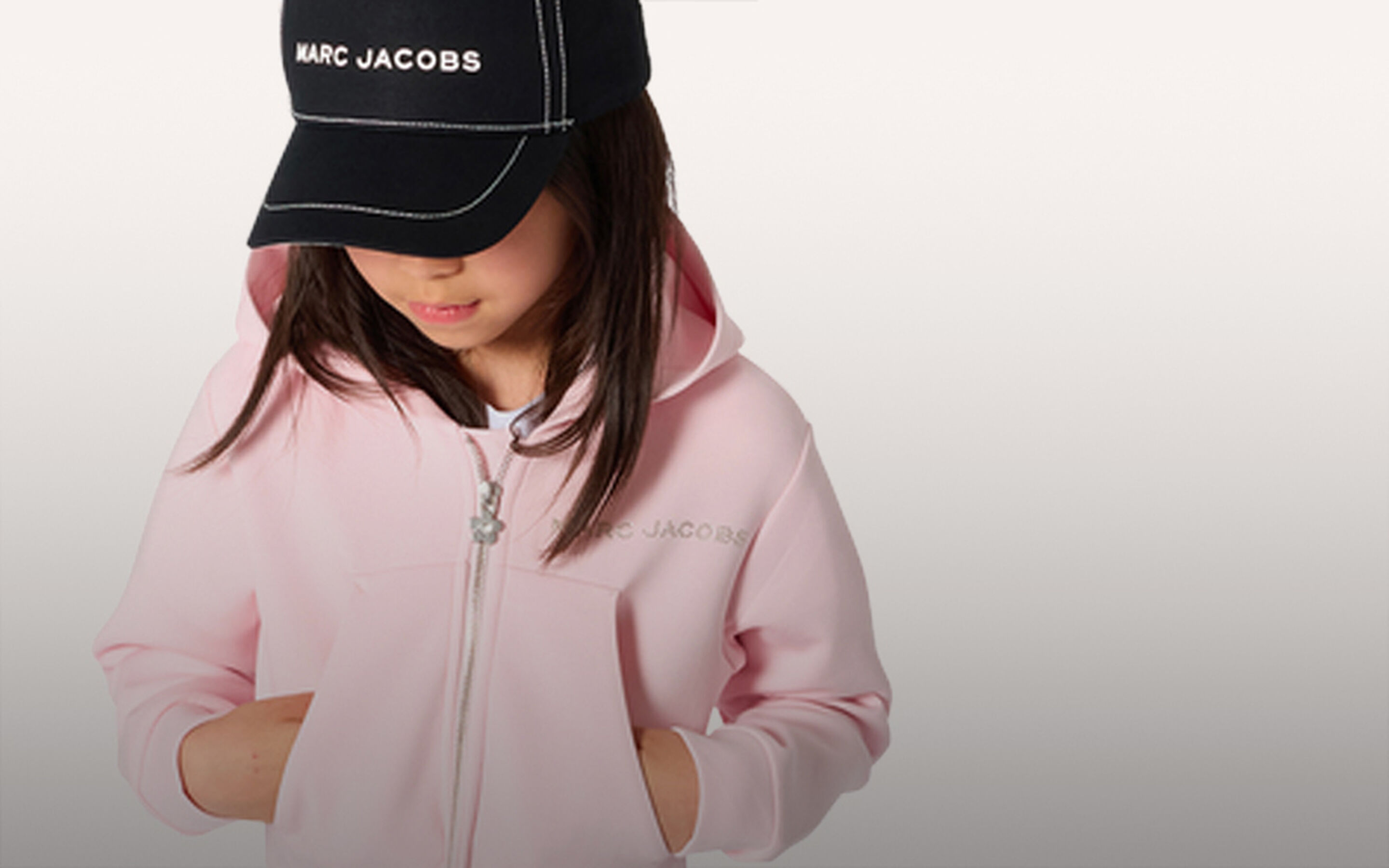 Les essentiels tendances pour fille - Kids around