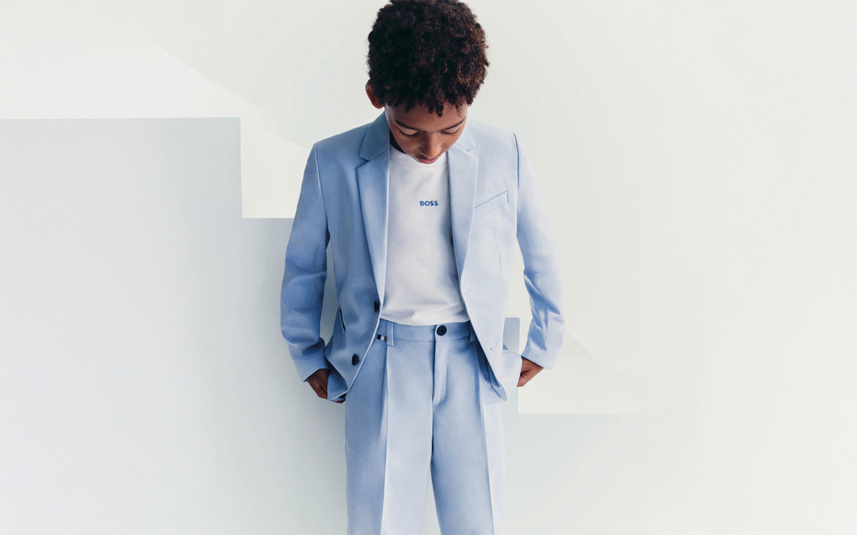 Modetrends jongen speciale gelegenheidskleding bij Kidsaround