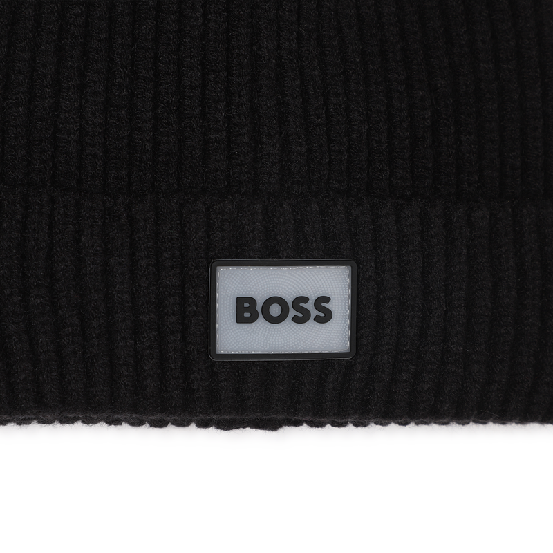 Bonnet tricot avec badge BOSS 
                        GARCON