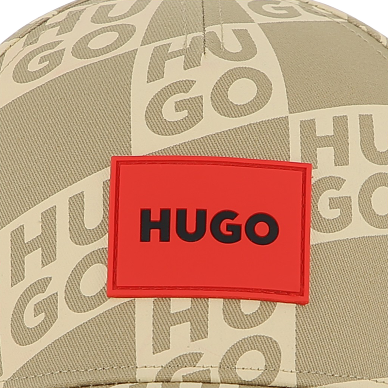 VERSTELBARE PET HUGO 
                        BOY