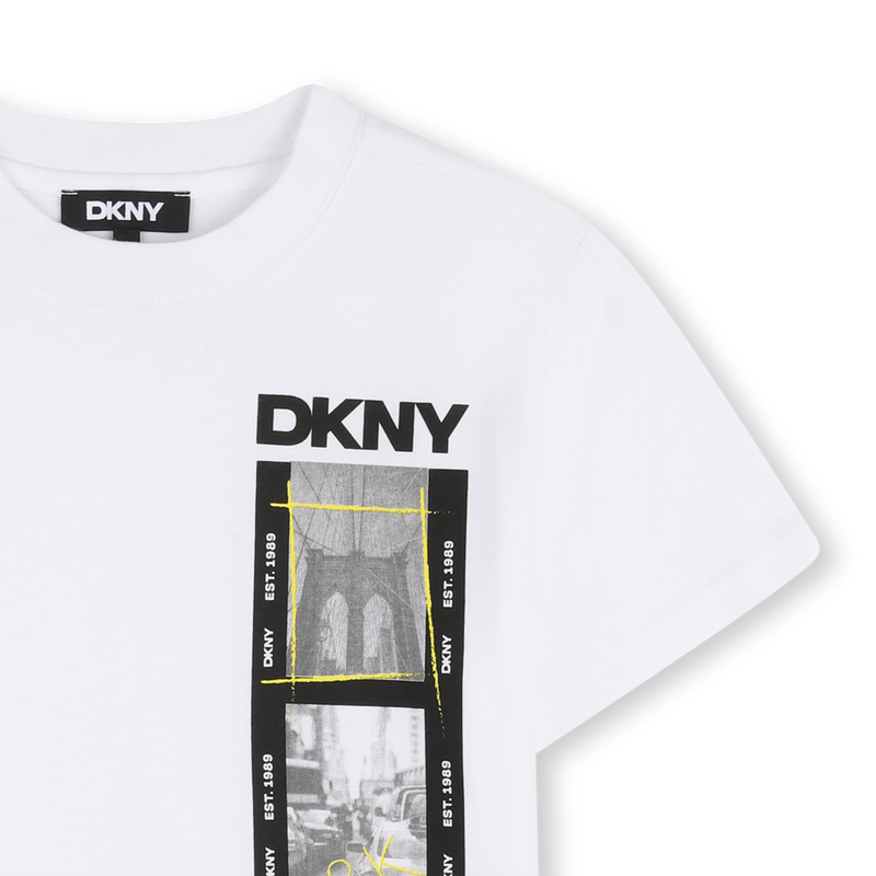 T-SHIRT MET KORTE MOUWEN DKNY 
                        BOY