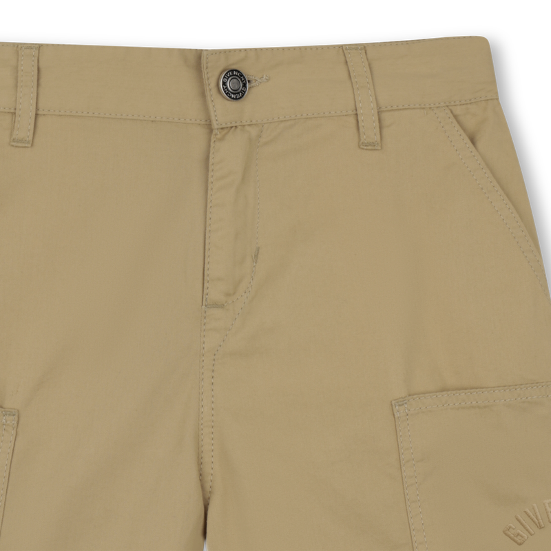 SHORT AVEC DETAILS GIVENCHY 
                        GARCON