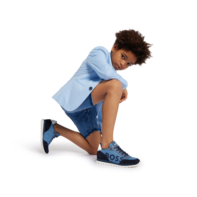 Sneakers met veters