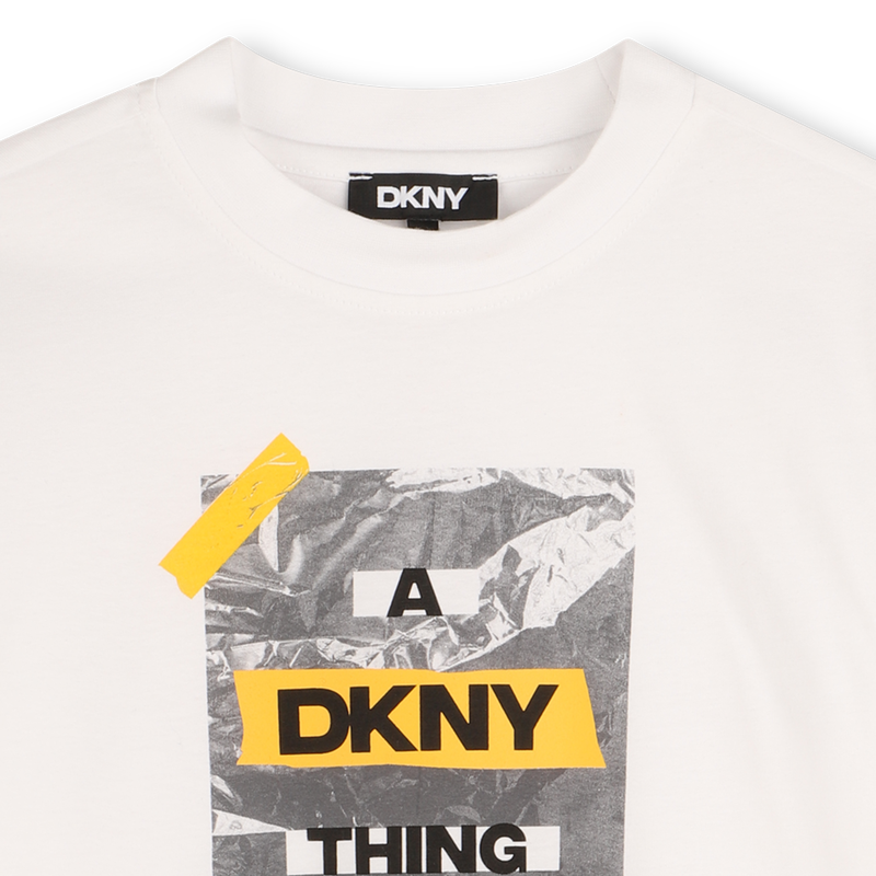 T-shirt met korte mouwen DKNY 
                        BOY