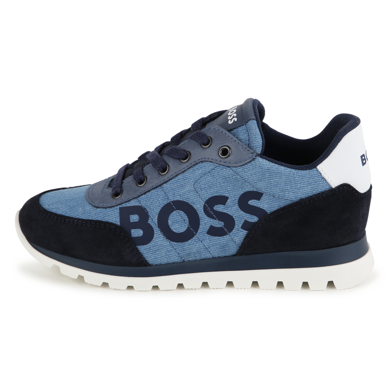 Sneakers met veters