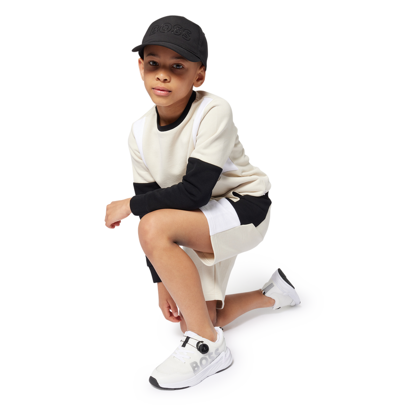 Driekleurige joggingbermuda BOSS 
                        BOY