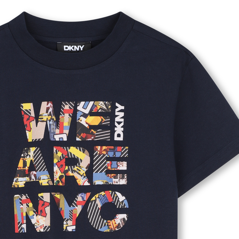 T-shirt met korte mouwen DKNY 
                        BOY