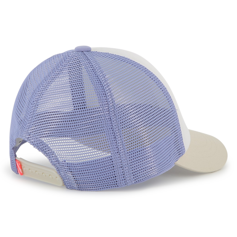 VERSTELBARE PET AAN DE ACHTERKANT BILLIEBLUSH 
                        GIRL