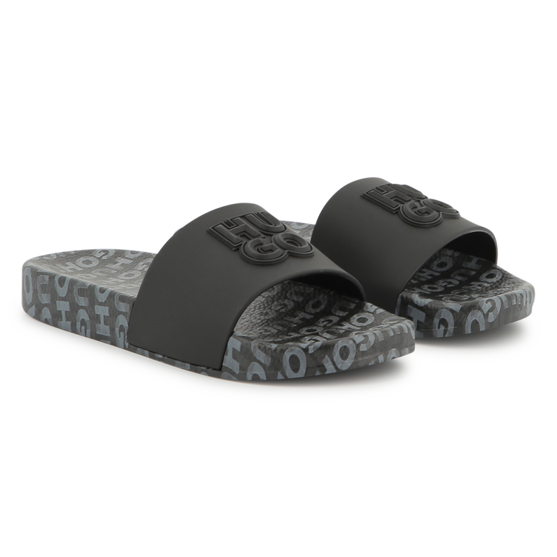 Lichte slippers met badges HUGO 
                        BOY