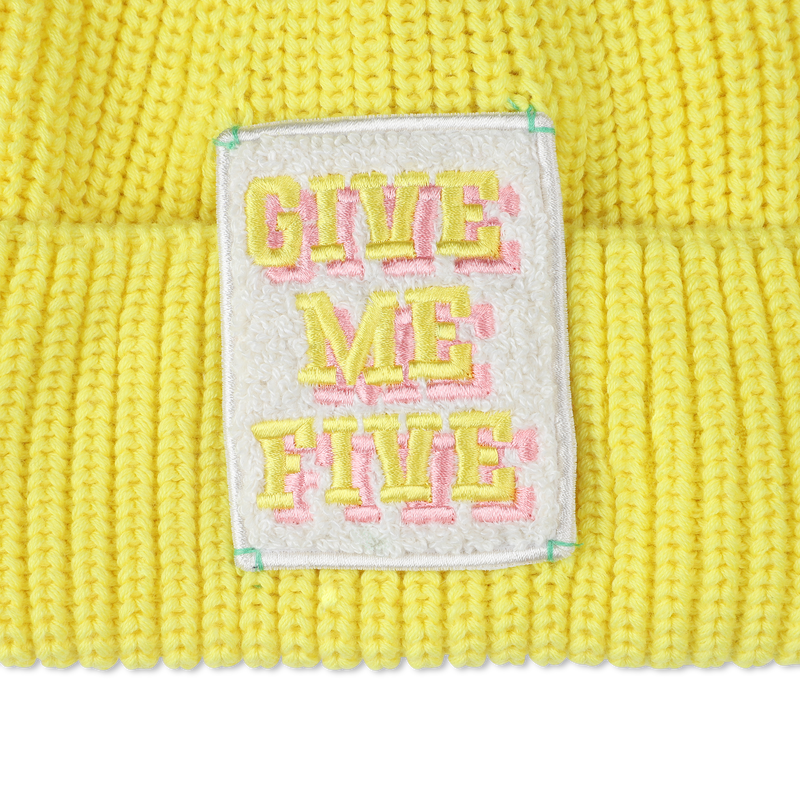 Bonnet &agrave; badge brod&eacute; BILLIEBLUSH 
                        FILLE