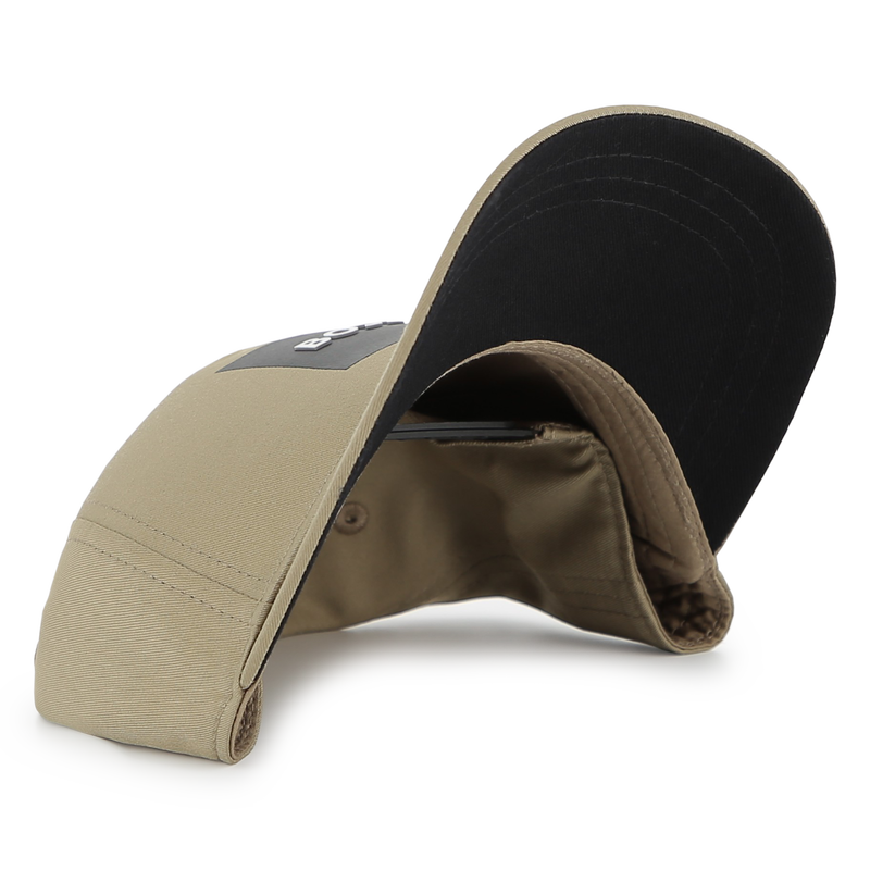 CASQUETTE &Agrave; FERMETURE R&Eacute;GLABLE BOSS 
                        GARCON