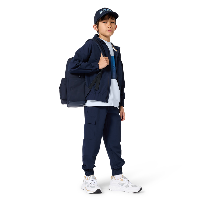 HOODIE MET RITS BOSS 
                        BOY