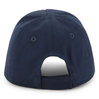 CASQUETTE AVEC FERMETURE AUTO AGRIPPANTE BOSS GARCON