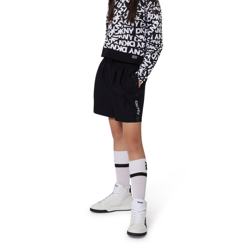 Short en coton &agrave; strass DKNY 
                        FILLE