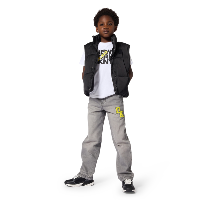 T-shirt met korte mouwen DKNY 
                        BOY