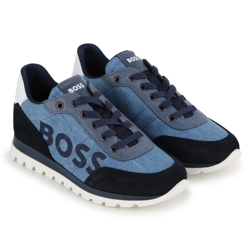 Sneakers met veters