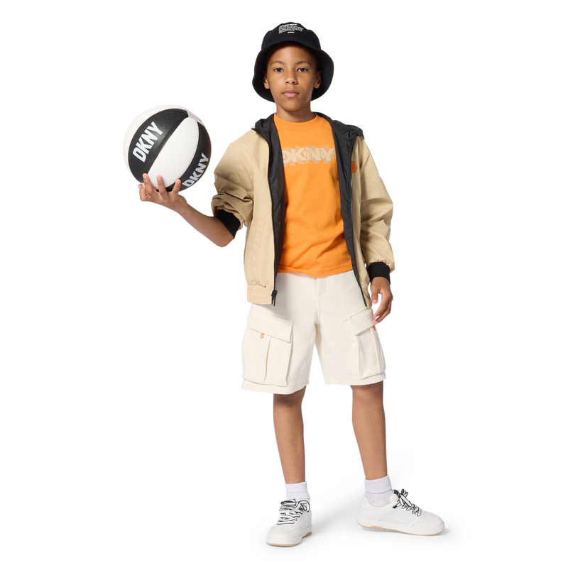 T-SHIRT MET KORTE MOUWEN DKNY 
                        BOY