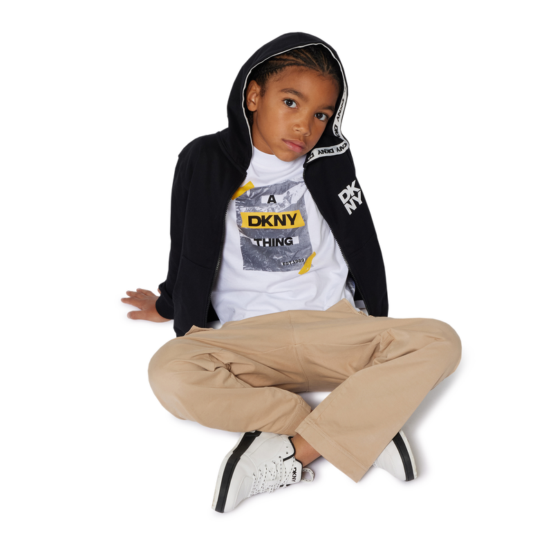 T-shirt met korte mouwen DKNY 
                        BOY