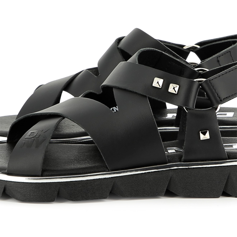 Sandales en cuir de vachette DKNY 
                        FILLE