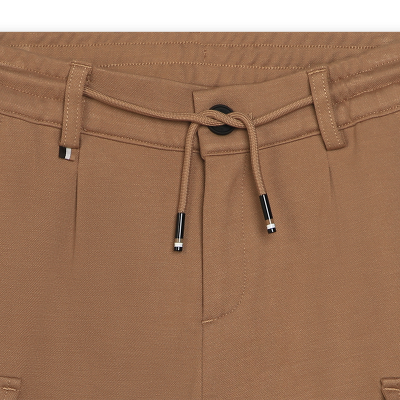 Short met zakken BOSS 
                        BOY