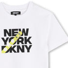 T-shirt met korte mouwen DKNY 
                    BOY